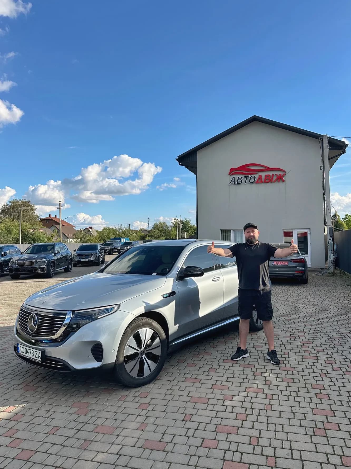 Mercedes-Benz EQC — електрокросовер під ключ